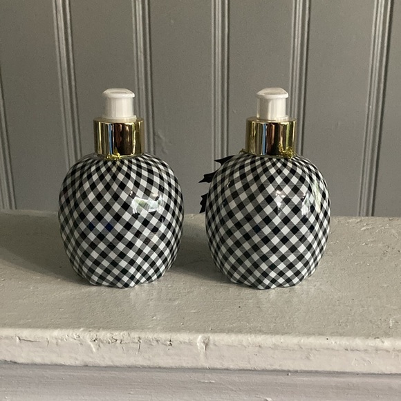 NWT 2- Maison De Base- Buffalo Check Pumpkin Sandalwood & OUD Scented Hand Soaps - Picture 16 of 17